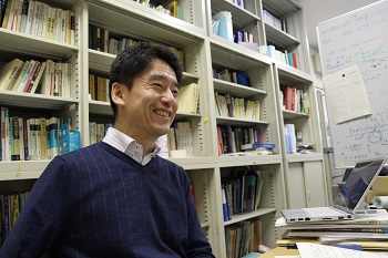 斋藤教授在介绍广岛大学的优势